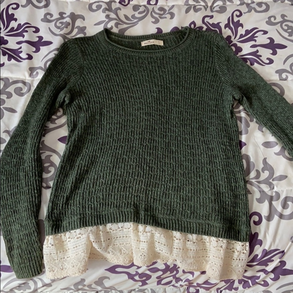 Green Sweater with Lace